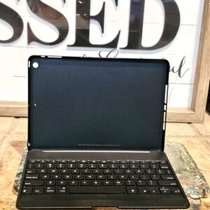 ZAGG Folio Black Backlit Hinged Wireless Keyboard Case For iPad Air in Box